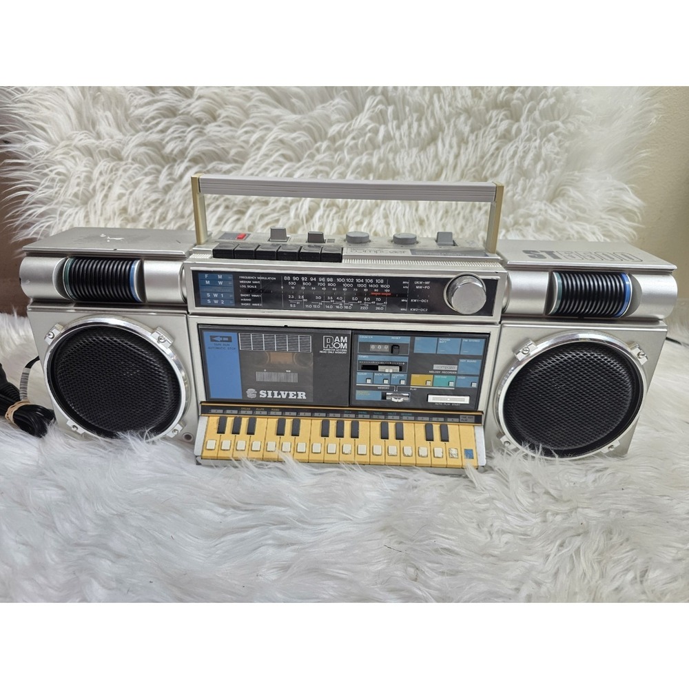 Super Rare Vintage Silver ST 5500 X vintage boombox Melody Recorder Compozer